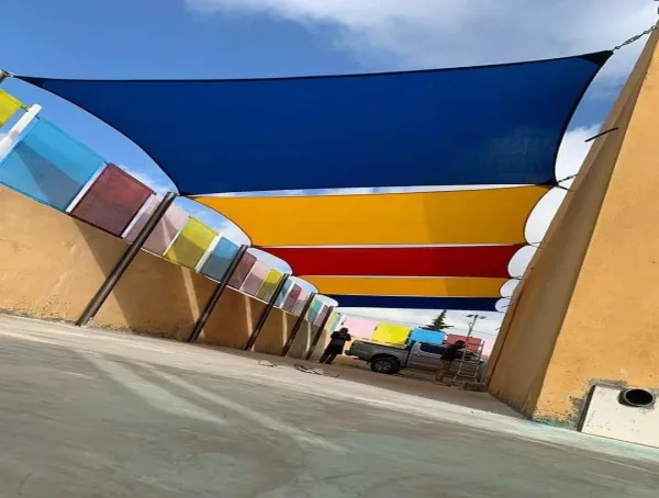 مظلات  مدارس