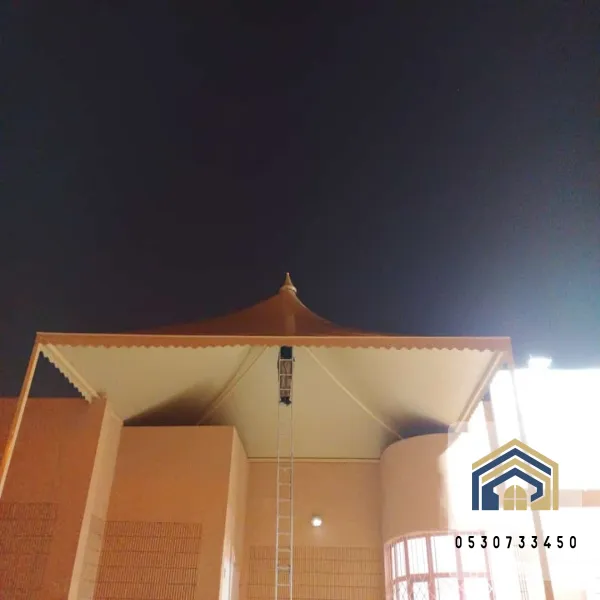 مظلات هرمية